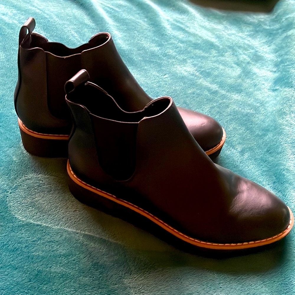 Platform Chelsea Boots